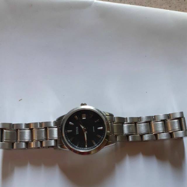 Jam tangan titus