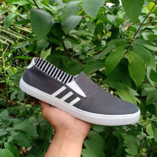 PROMO SEPATU  ADIDAS SELIPON BUAT  PRIA  DAN WANITA NYAMAN 