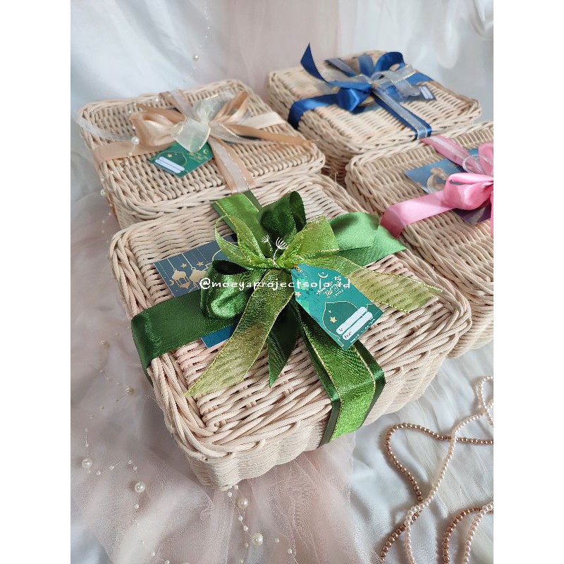 

Kado Lebaran | Hampers lebaran idhul fitri | Hampers Eid mubarak