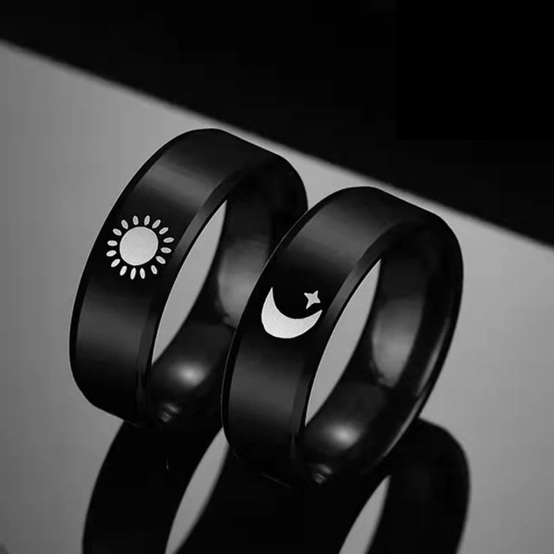 Cincin Couple Bentuk Bulan Matahari Bahan Stainless Steel Untuk Pria Dan Wanita