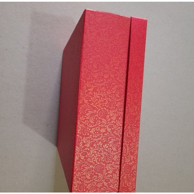 

Box kotak kado min beli 10pcs uk 20x20x7