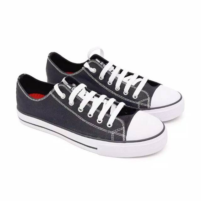 North Star Sepatu Sneakers