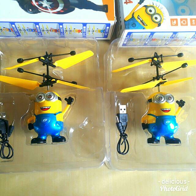 Mainan minion terbang