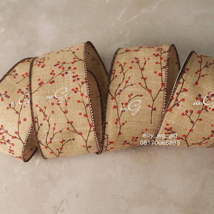 

Pita Kain Coklat Motif Ranting Bunga; Lebar 6.3Cm; Panjang 10 Yard