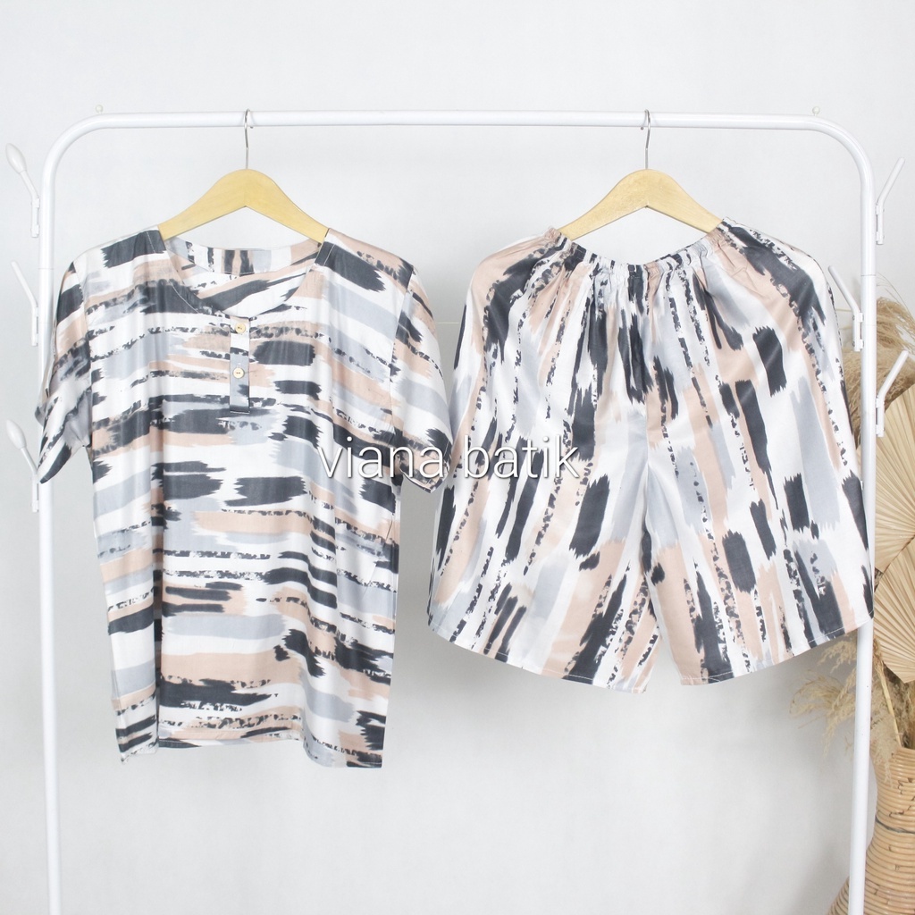 Setelan Baju tidur Wanita Celana Pendek Motif Print Bahan rayon