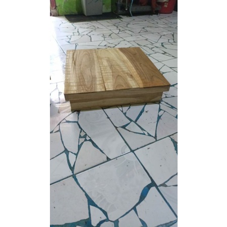 toping klanceng itama tora terminata kayu trambesi, pinus atau pinus ( kotak trigona kelulut )