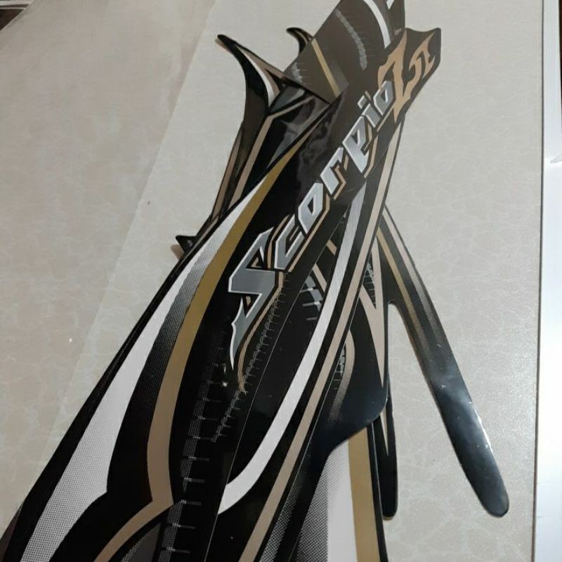 stiker Yamaha scorpio Z tahun 2011 - hitam emas