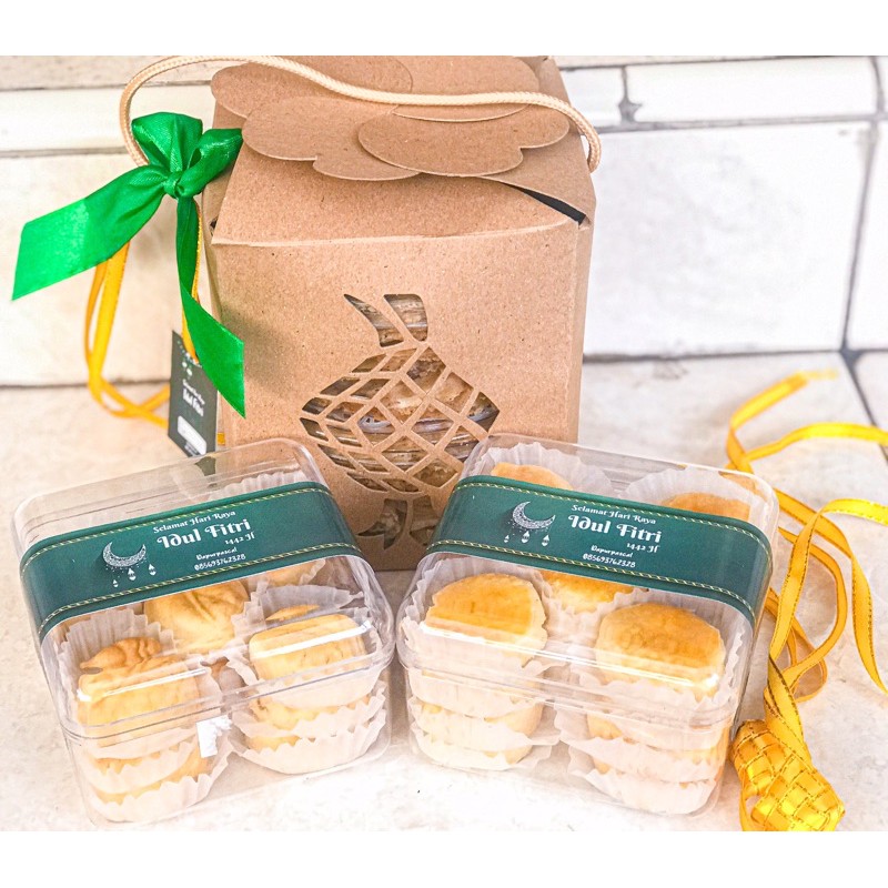 

Paket Hampers Lebaran 2 Toples Mix Nastar | Lidah Kucing