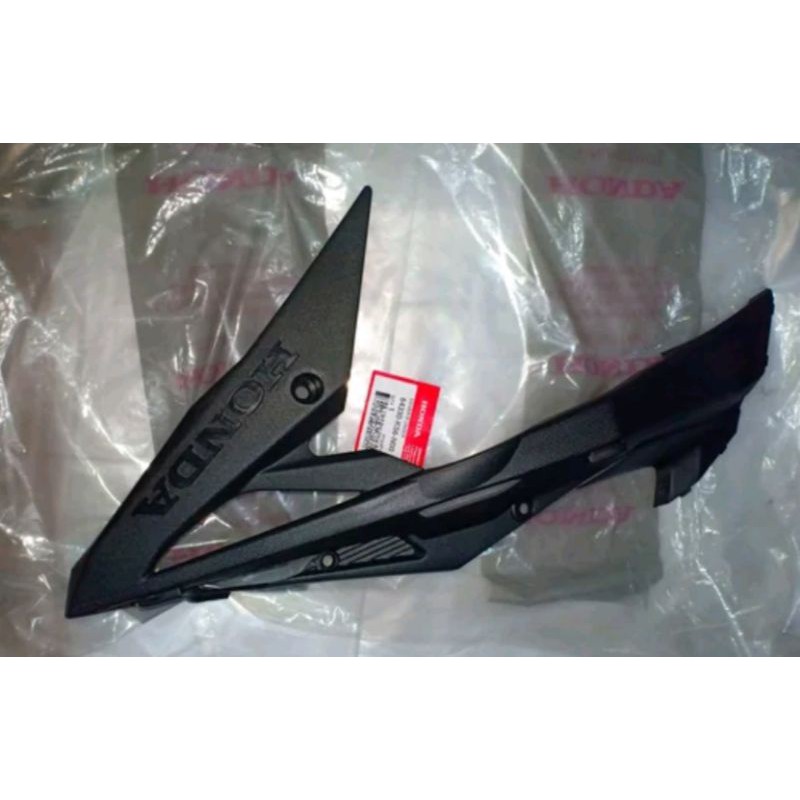 Cover R Under Sayap Dalam Sonic 150 LED Original Honda
