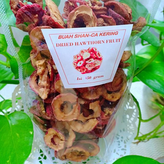 

buah SHAN-CA KERING/DRIED HAWTHORN FRUIT. Kemasan isi 50 Gram/pack .