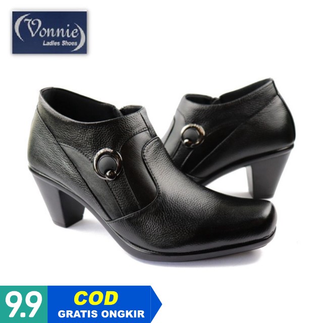 Sepatu Boots Wanita Vonnie CA180 hitam Tinggi Hak 7cm Kulit Asli