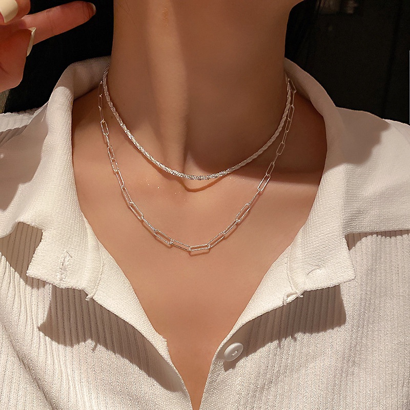 2pcs / Set Kalung Choker Rantai Tipis Warna Silver Untuk Wanita