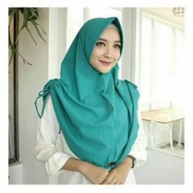 Jilbab instan Bella