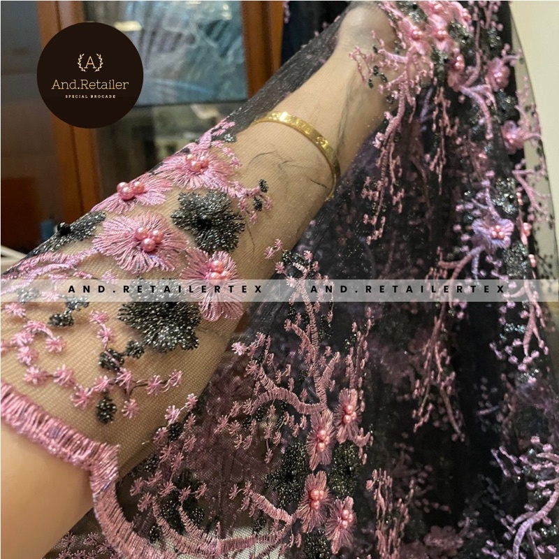 Bahan Kebaya Mewah Brokat Hitam Embroidery Stone Mutiara Athena 2 tone Dusty Pink