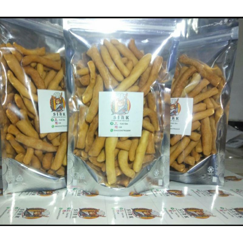 

SIAK(Snack_Ikan_Axis_Kuhli)1pcs