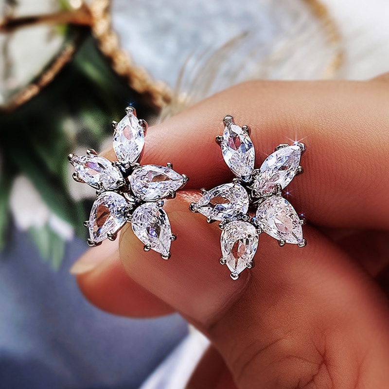 Fancyqube Anting Stud Desain Bunga Kristal Cubic Zirconia Aaa Gaya Simple Untuk Wanita