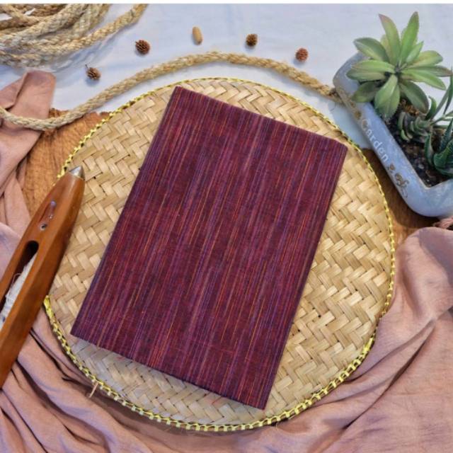 Lurik gerimis maroon