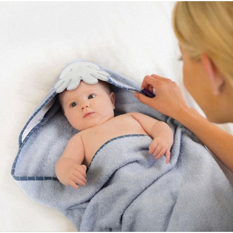 Clevamama Bamboo Apron Towel - Handuk Mandi Bayi