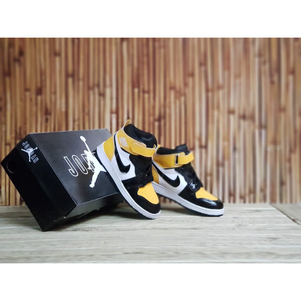 MEGA SALE 9.9 Sepatu Nike Air Jordan 1 High Anak Hitam Kuning