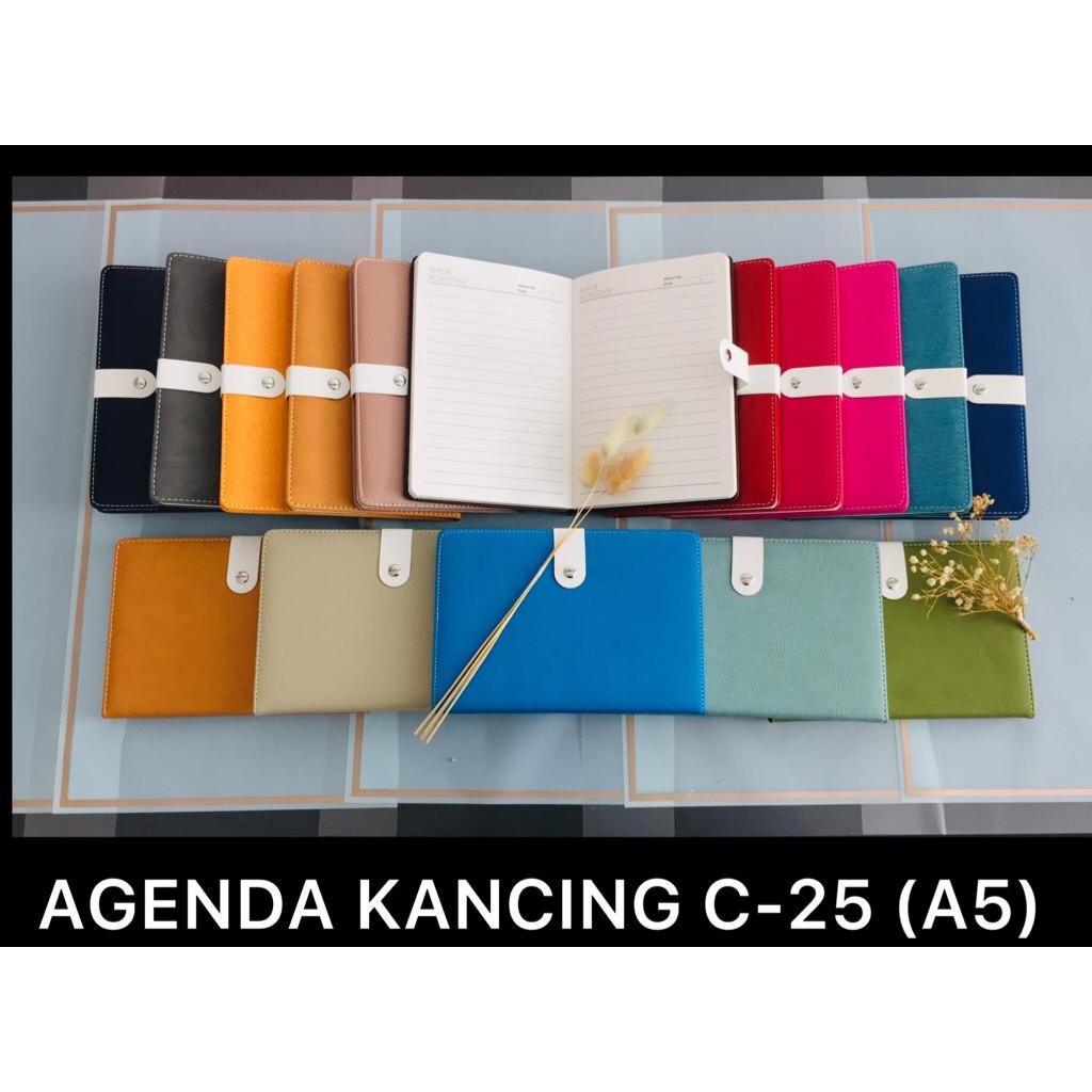 

Buku Agenda KANCING A5 C25 (T 21 x P 14cm isi 190 halaman) ANEKA WARNA