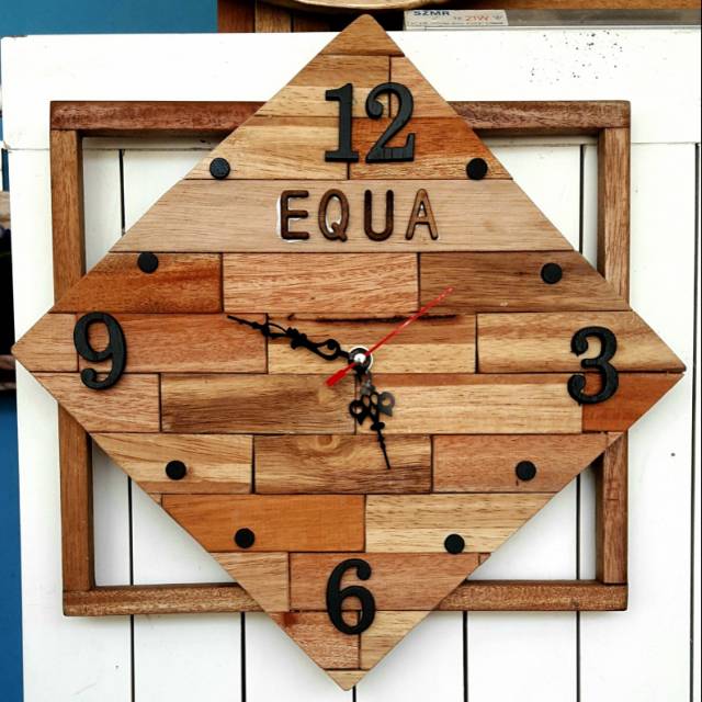 Jam dinding kayu asli unik