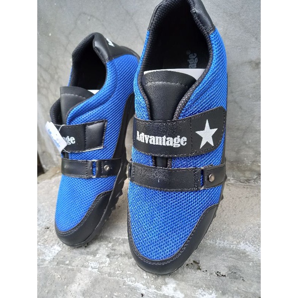 SEPATU GOWES