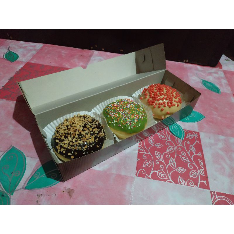 

Donat buntu besar hias topping mix isi 3 enggalin cakes