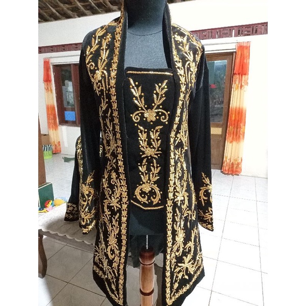 kebaya bludru, baju pengantin jawa, kebaya kutubaru bludru