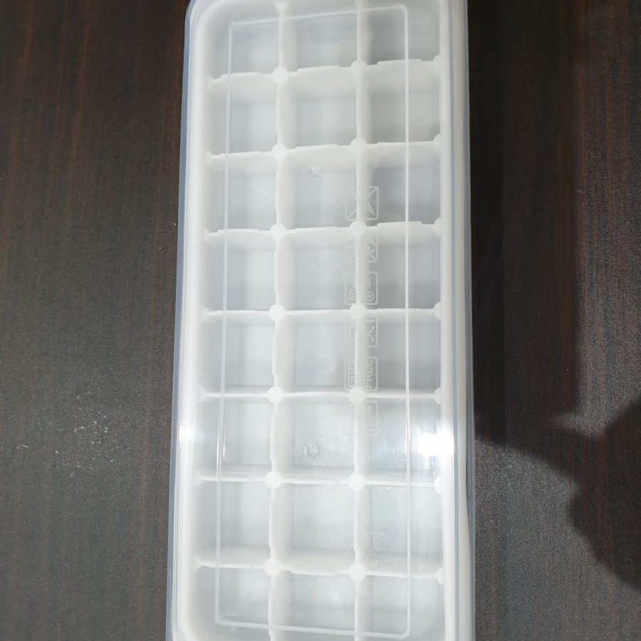 Cetakan Es Batu Silikon CES04 Tutup Plastik 24 Cube Ice Tray Silicone