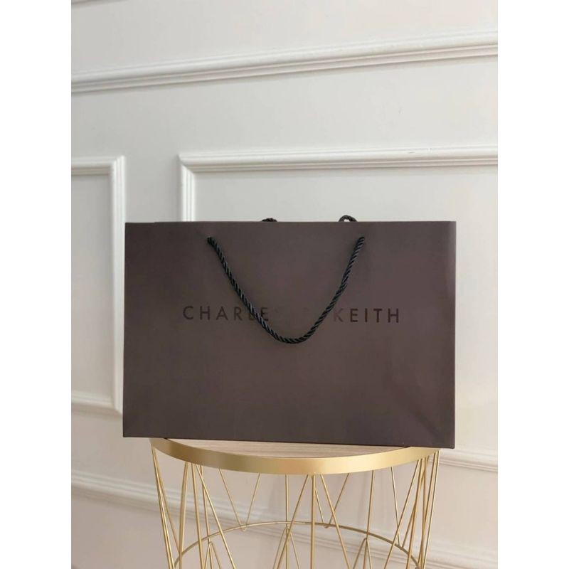 

PAPERBAG CHARLES&KEITH