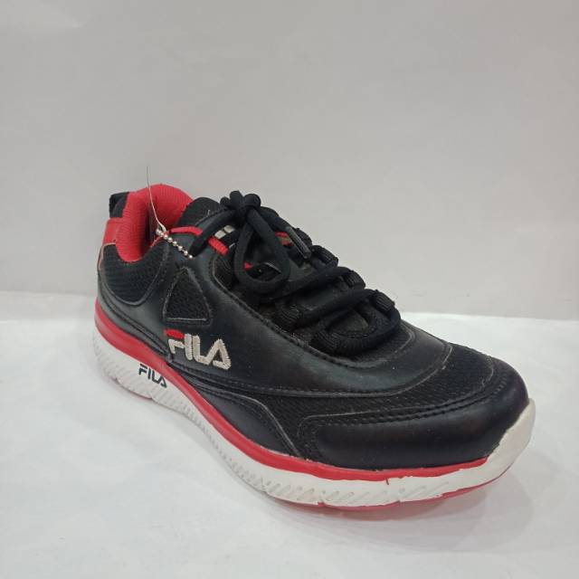 Fila sepatu sport 39-40