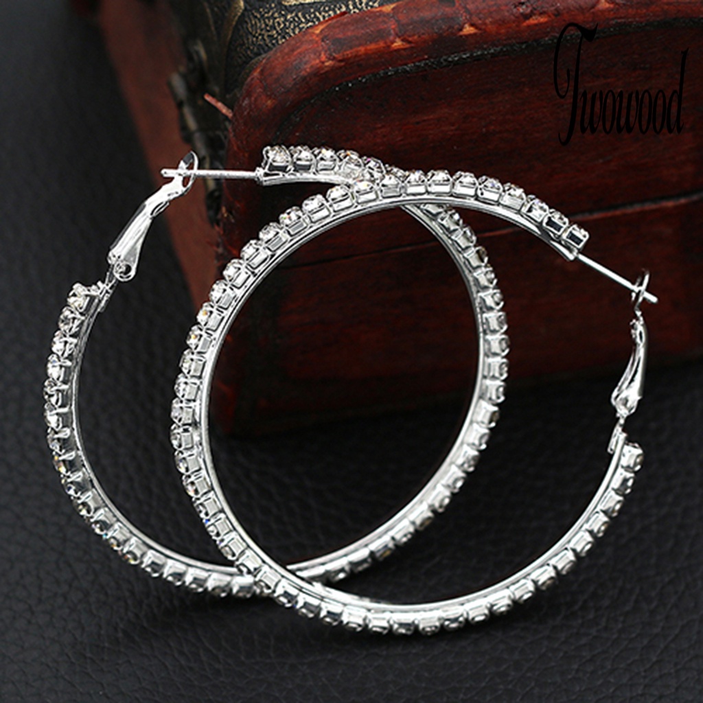 1 Pasang Anting Hoop Besar Aksen Berlian Imitasi Bahan Alloy Untuk Wanita