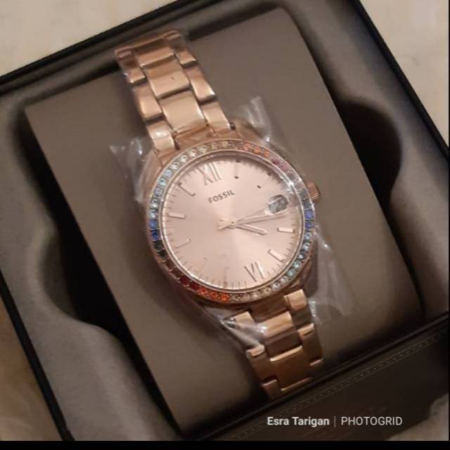 Jam tangan cantik dari Fossil dengan warna rose gold
