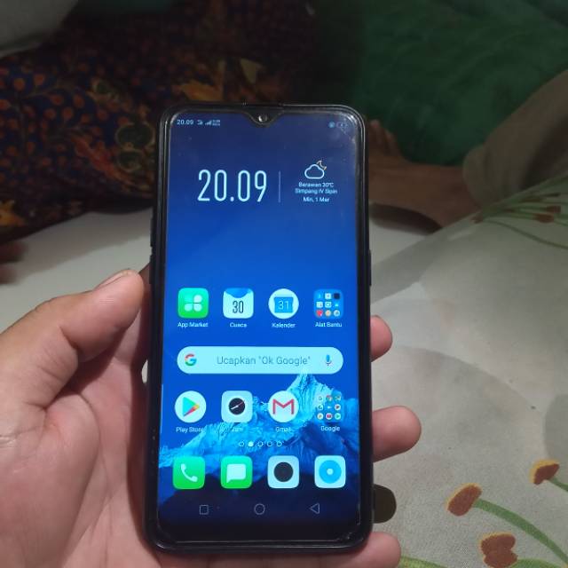Hp seken rasa baru oppo a7 ram 4/64