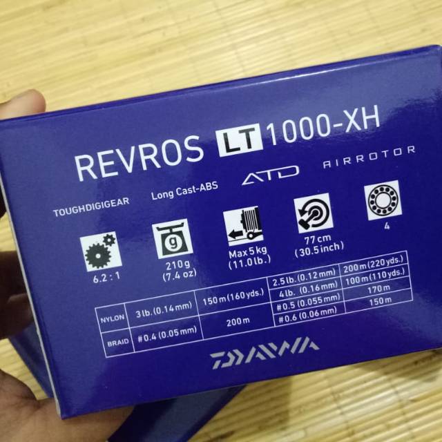 Reel spinning daiwa Revros