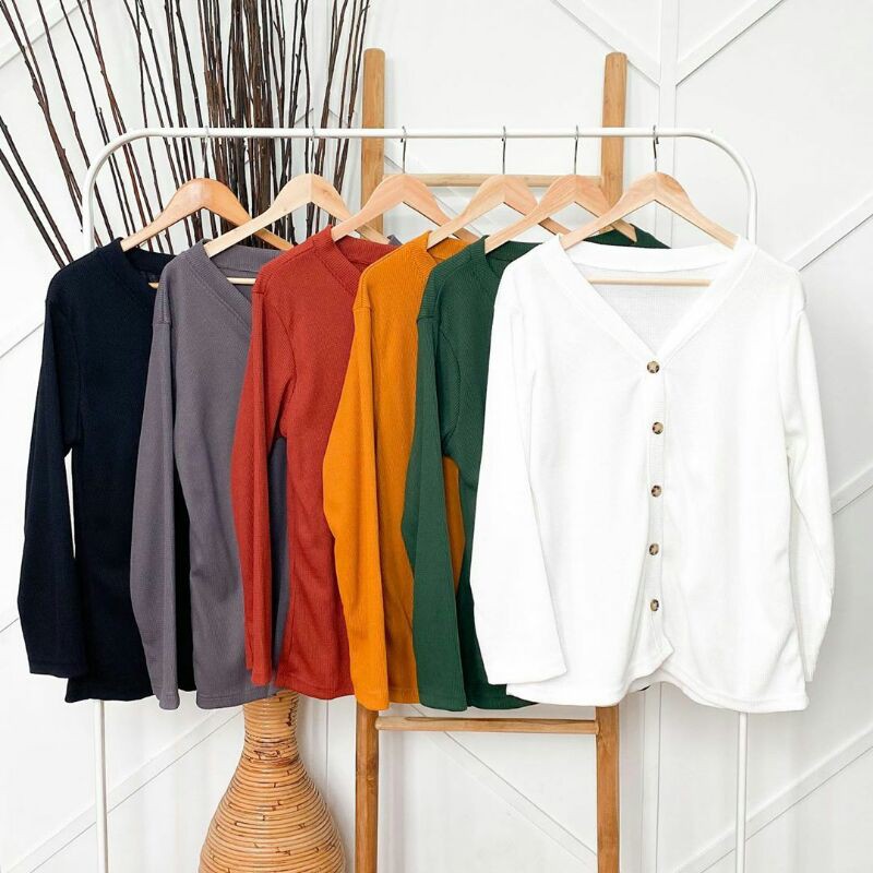 knit uniqlo-sweater kancing