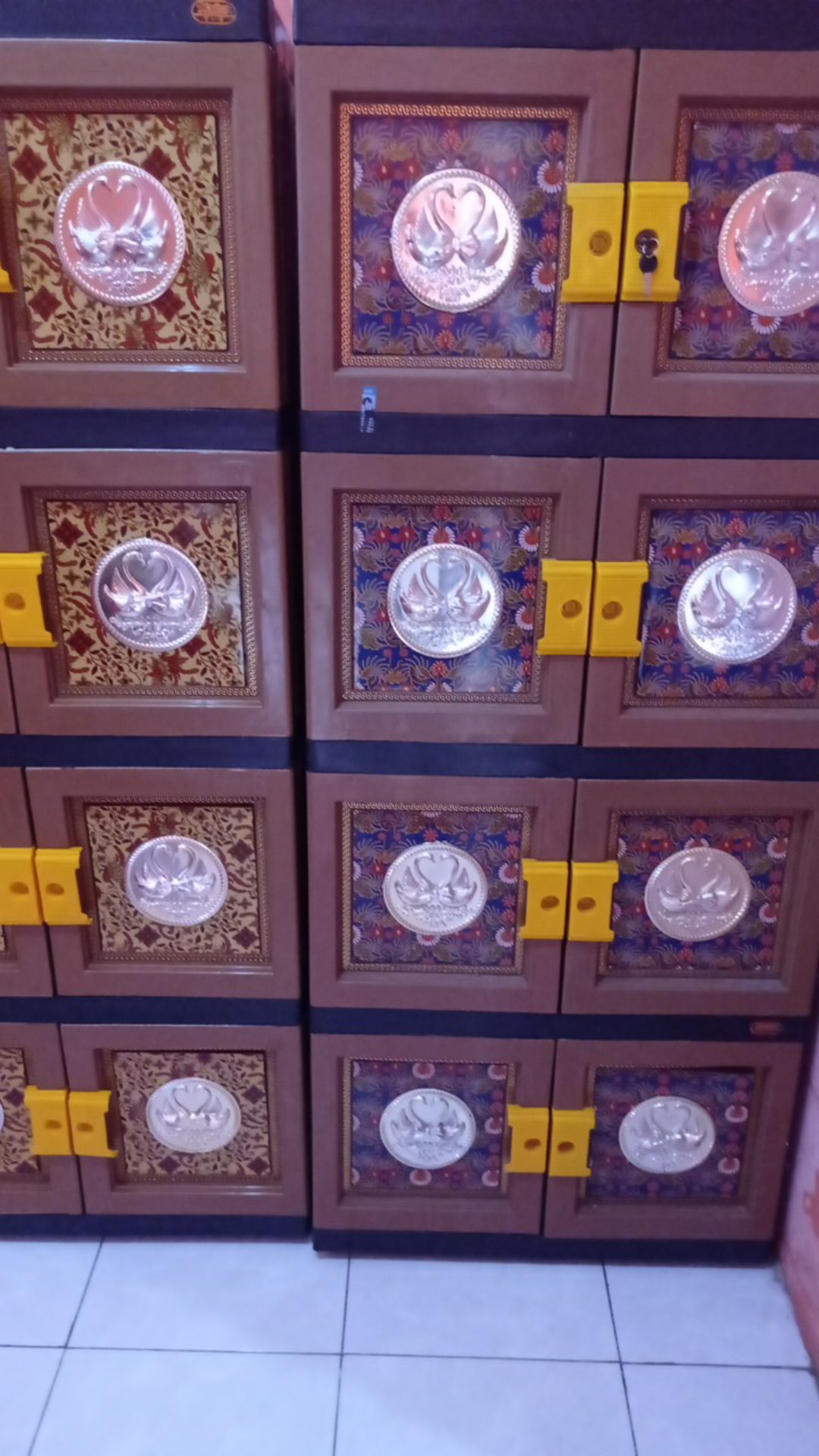 Lemari Plastik Naiba Swarosvki Susun 4 - 9804