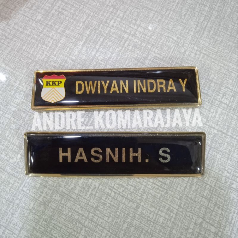 

name tag bahan kuningan lapis resin berkualitas