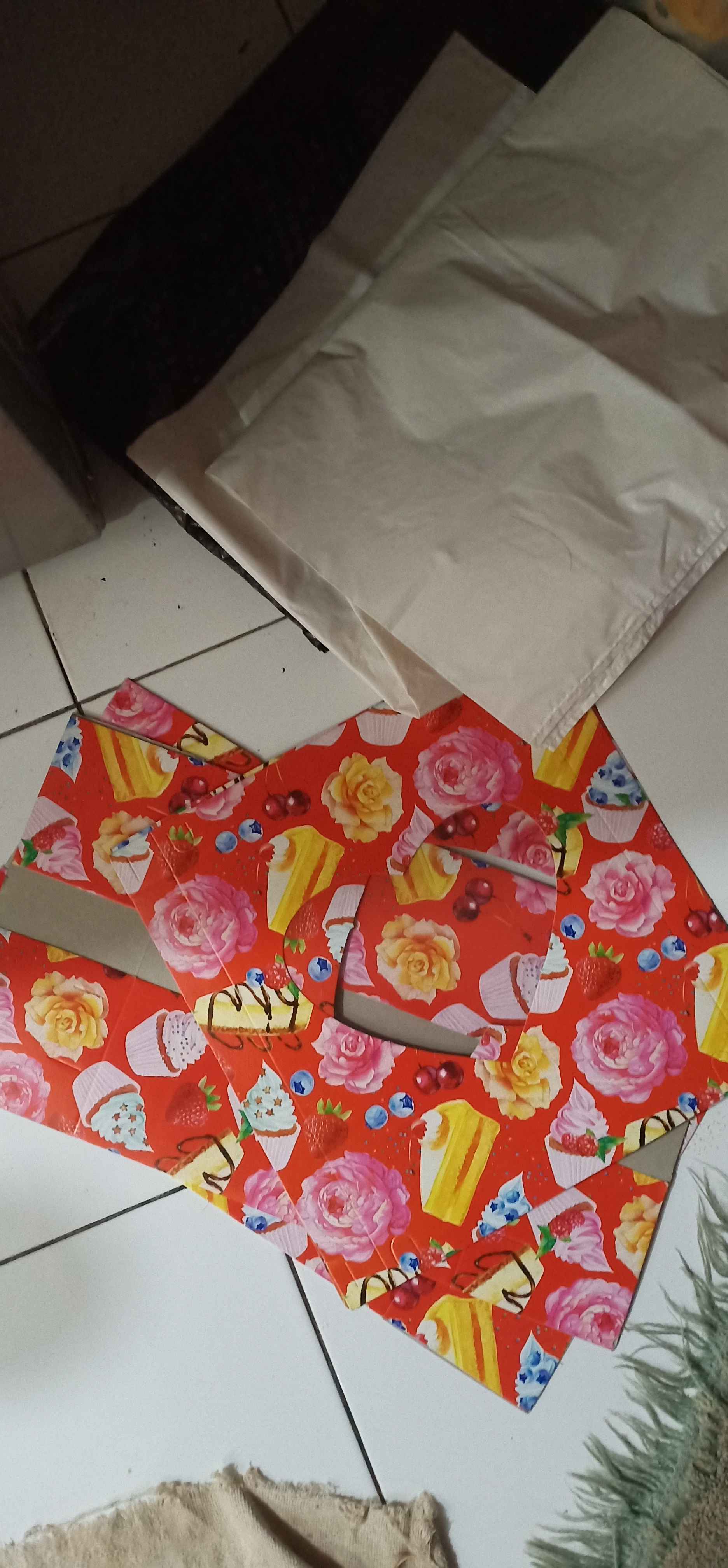 Tersedia Kantong Plastik Untuk Dus Cupcake Isi 9 Atau Bolong 9