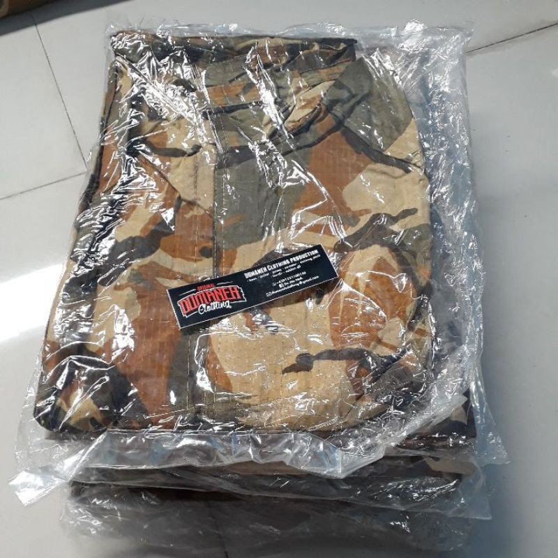 Jas hujan loreng gurun lebanon