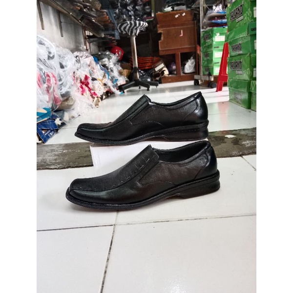 Sepatu kantor/sepatu pantopel hitam/sepatu handyman kulit asli/sepatu formal pria/sepatu kantor
