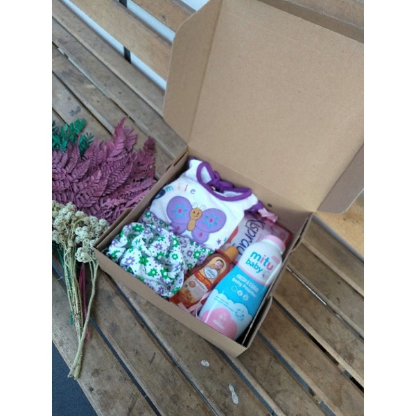 

hampers baby new born