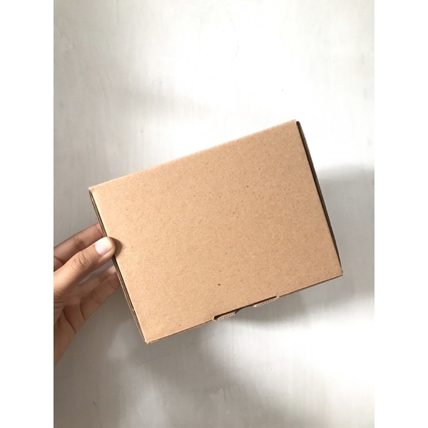 

box untuk stand akrilik