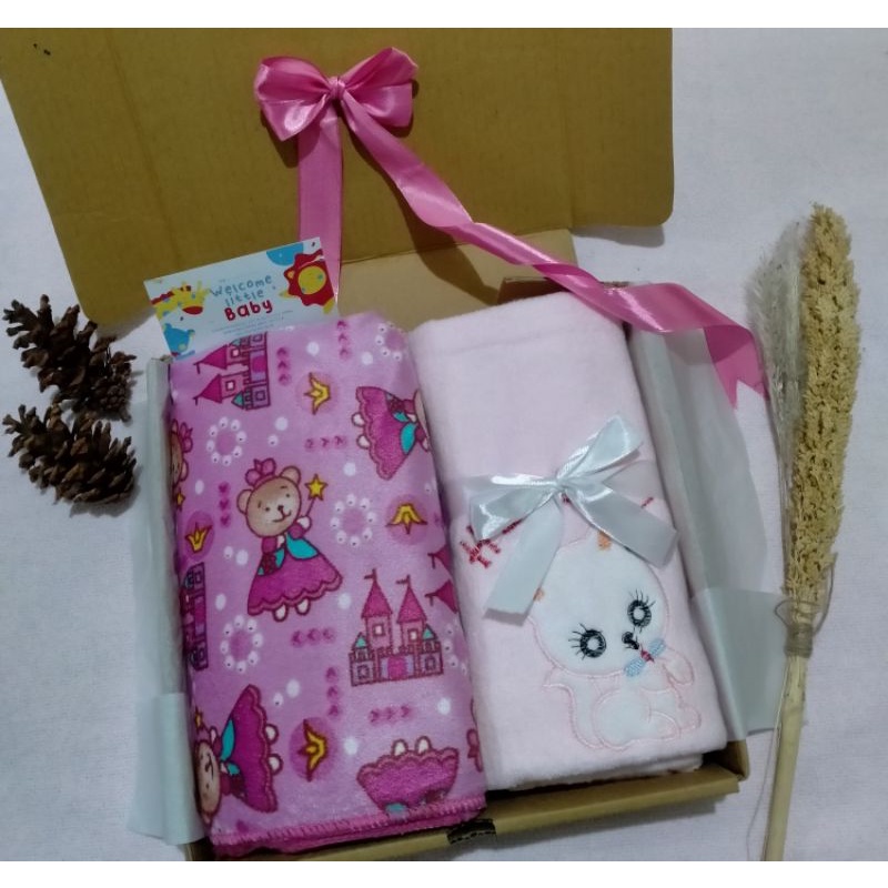 PASTI TERMURAH!!! HAMPERS BAYI | KADO BAYI | KADO LAHIRAN|HADIAH KADO HANDUK BAYI DAN SELIMUT-Pink (istana)