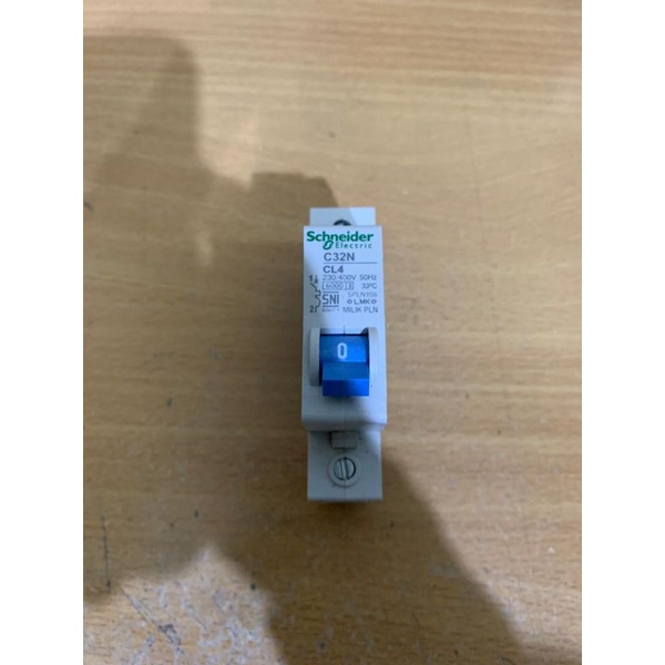 MCB 4 amper Schneider ORIGINAL SNI