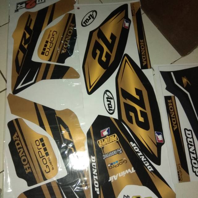 Decal crf  emas corak hitam