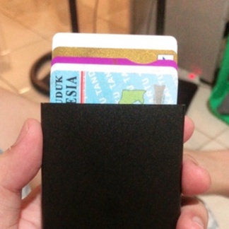 Dompet Kartu Anti maling Magnetic RFID, untuk kartu ATM, Trans Jakarta, Kartu akses Pintu, TRASSORY Dompet Kartu Slim Slider Aluminium Anti RFID - G883 Warna Hitam