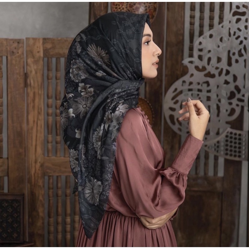 Heaven lights sandhya scraf