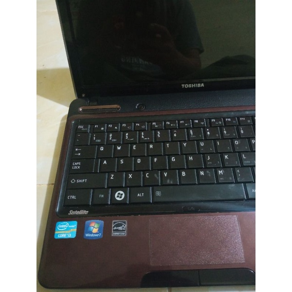 Laptop Toshiba Core i3 L730