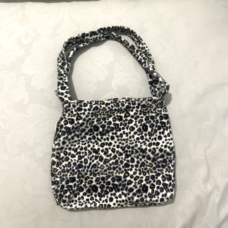 Preloved Tas Motif Leopard by NOCCANA